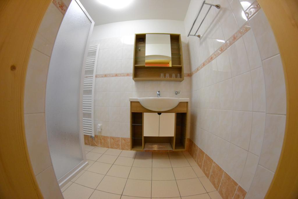 Apartmany U Jezera Na Namesti Frymburk Exterior photo
