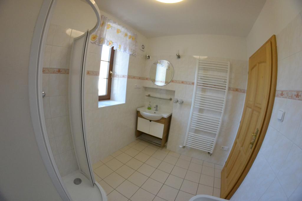Apartmany U Jezera Na Namesti Frymburk Exterior photo